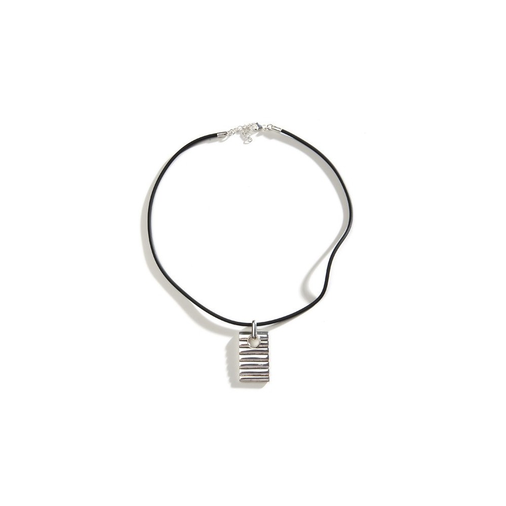 Collar de plata con caucho