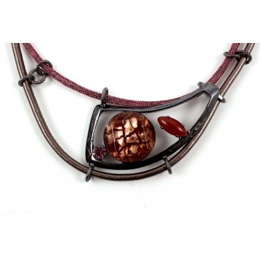 Gargantilla cuero y resina