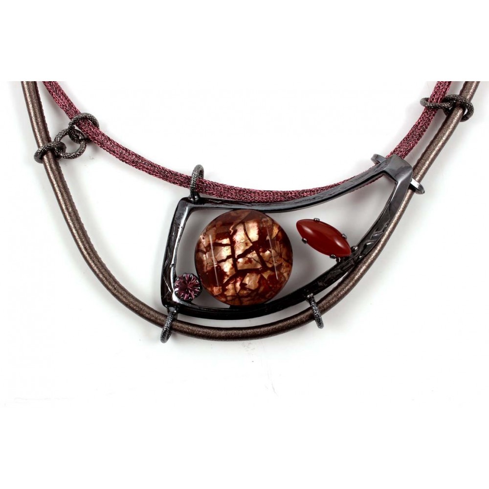 Gargantilla cuero y resina