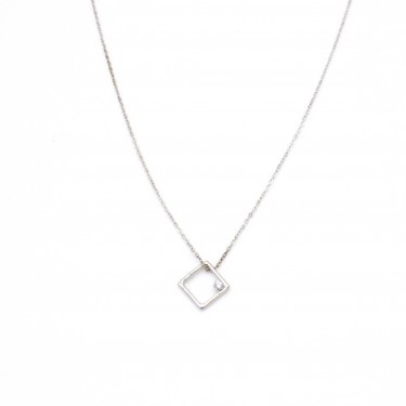 Cadena forzada oro blanco 18 kt. con colgante cuadrado